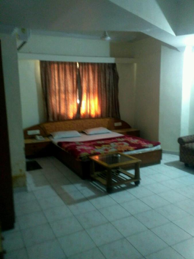 Rajshree Hotel Ahmedabad Extérieur photo
