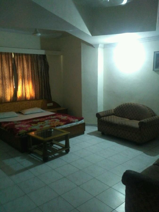Rajshree Hotel Ahmedabad Extérieur photo