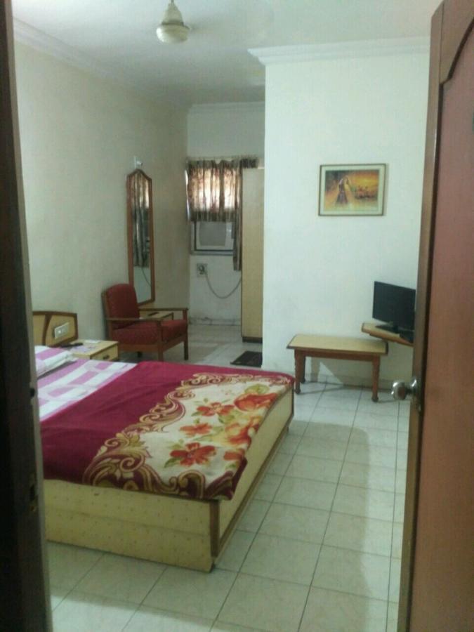Rajshree Hotel Ahmedabad Extérieur photo